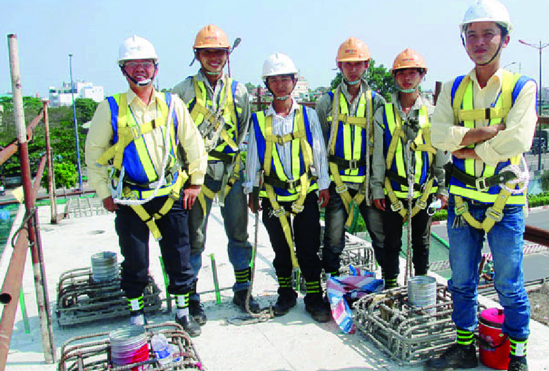 KỸ THUẬT THI CÔNG CÁP DỰ ỨNG LỰC VỚI ĐỘI NGŨ KỸ SƯ TẠI TUYẾN METRO